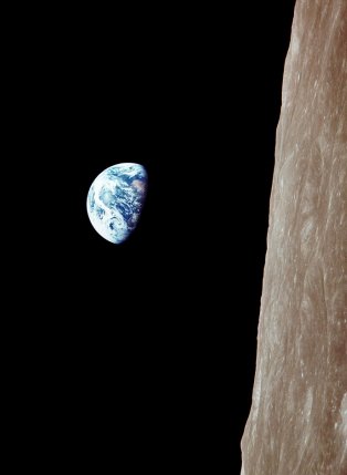 Earthrise, the way Anders saw it.jpg